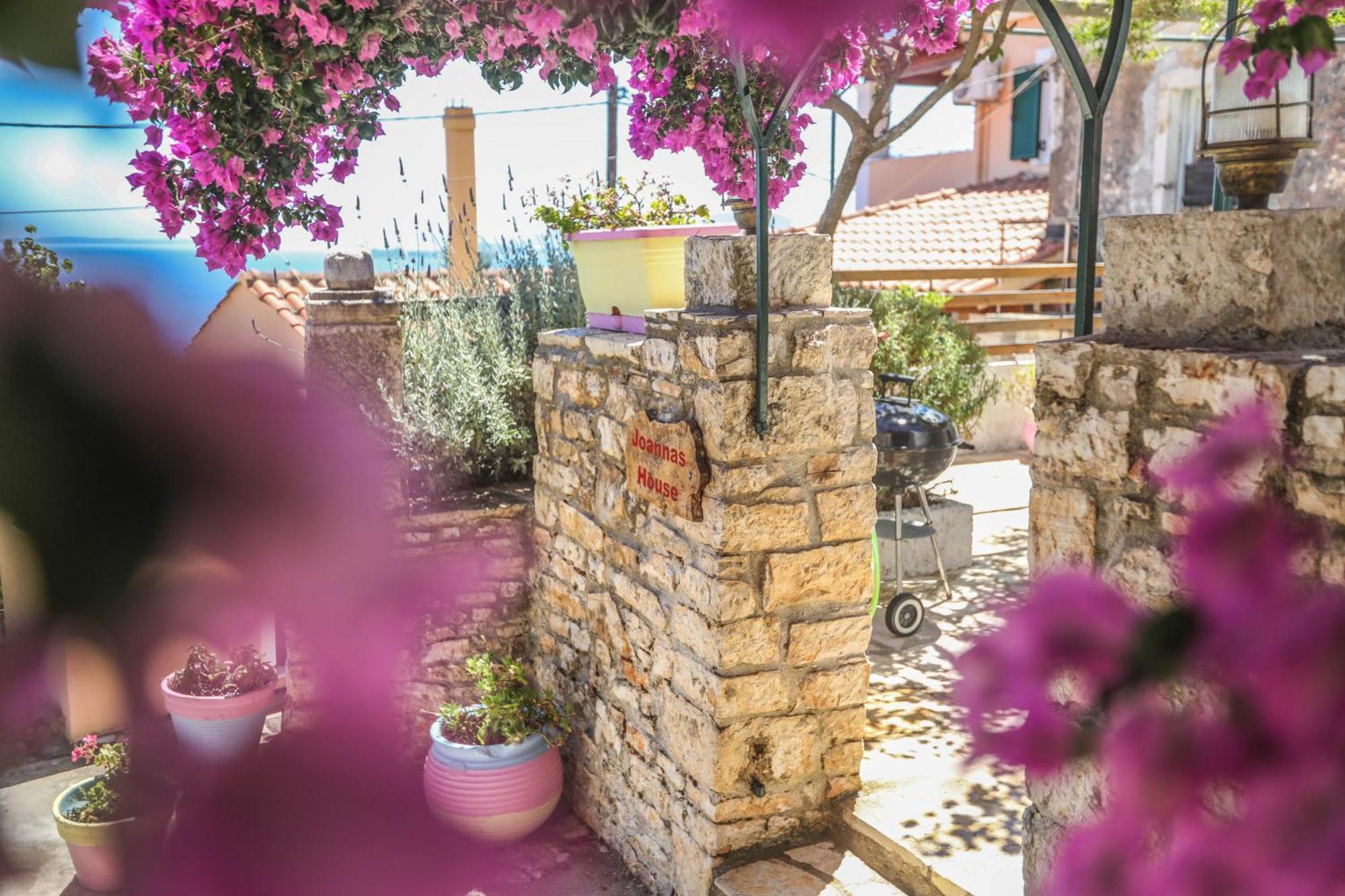 Appartamento Joannas Sea-View Stone House Katávolos Esterno foto